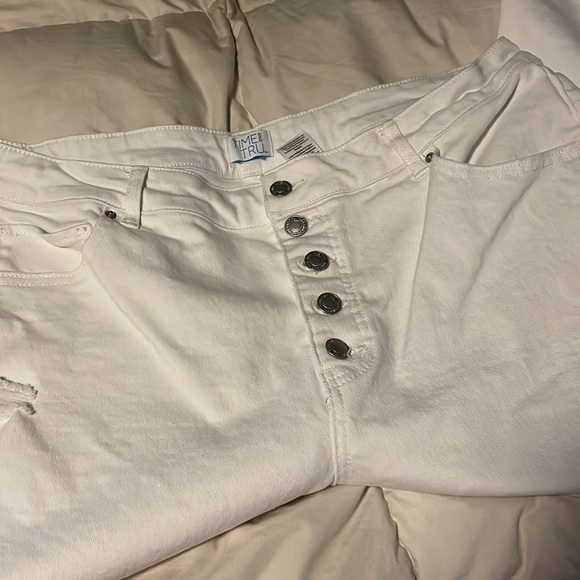 Time and Tru white denim - Picture 8 of 9